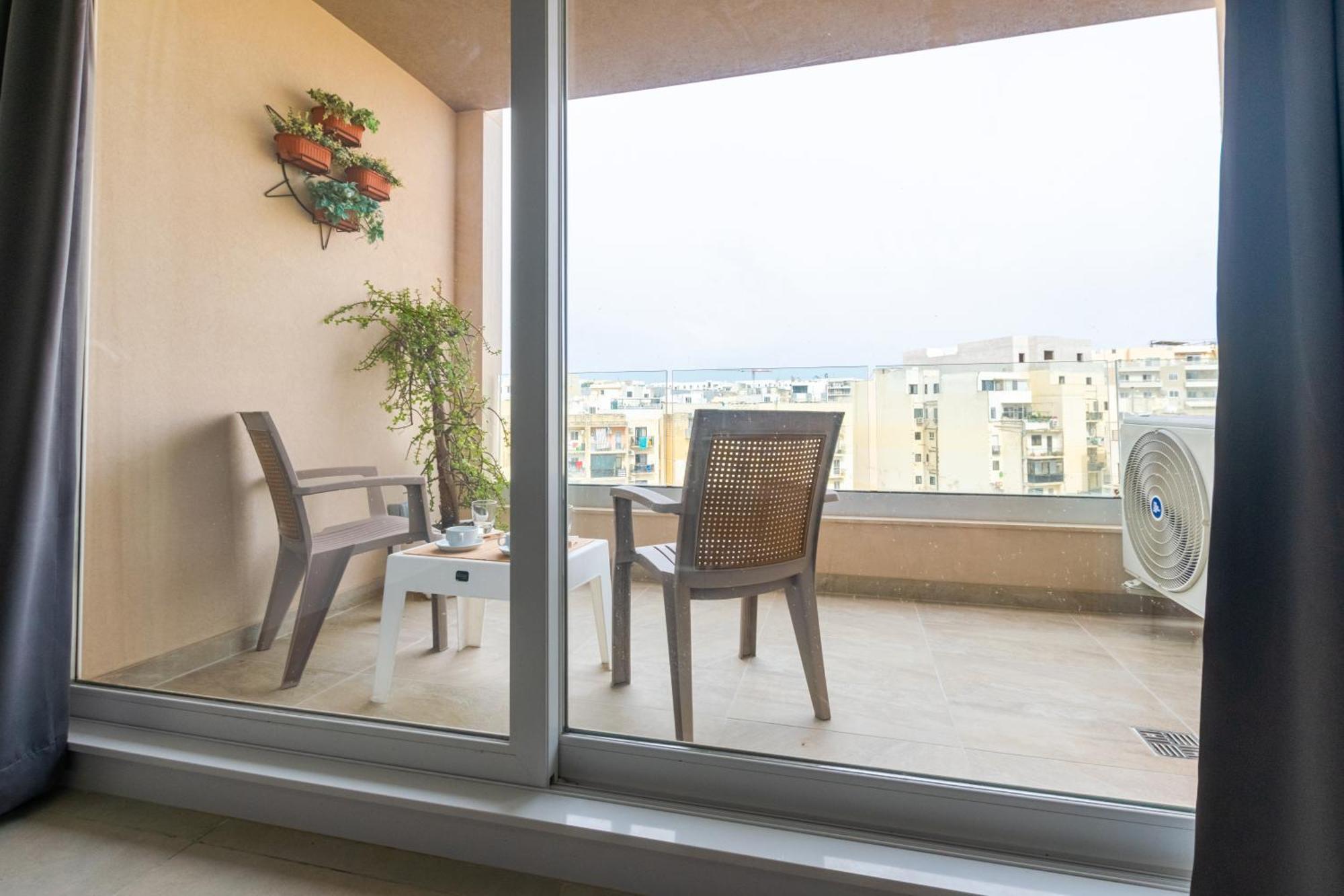 Brand New Apartment 3 Bdr 2 Bth H12 Сейнт Полс Бей Екстериор снимка