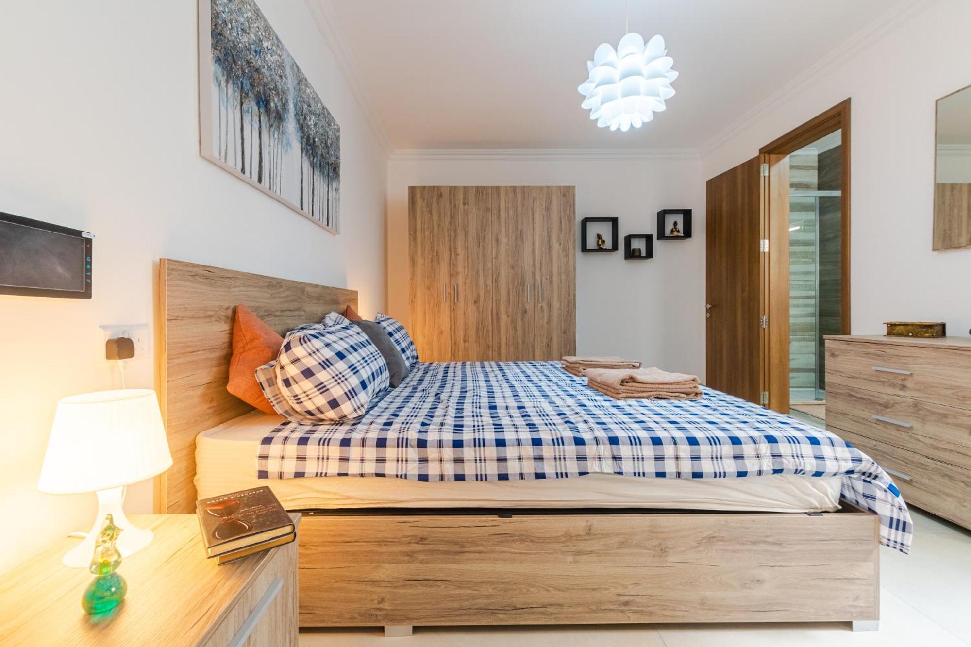 Brand New Apartment 3 Bdr 2 Bth H12 Сейнт Полс Бей Екстериор снимка