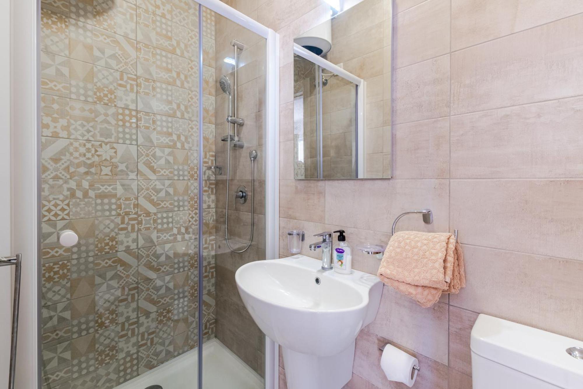 Brand New Apartment 3 Bdr 2 Bth H12 Сейнт Полс Бей Екстериор снимка