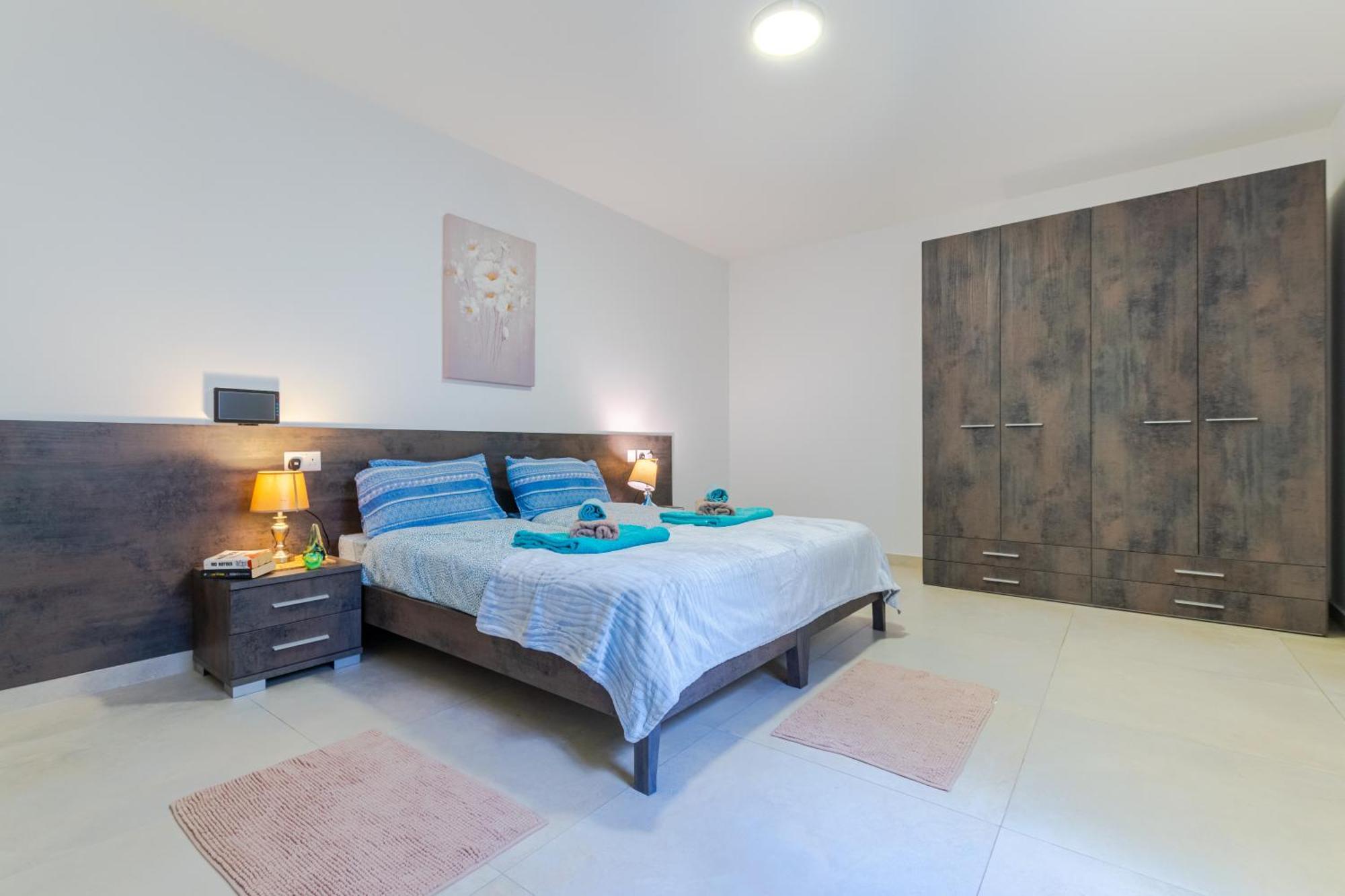 Brand New Apartment 3 Bdr 2 Bth H12 Сейнт Полс Бей Екстериор снимка