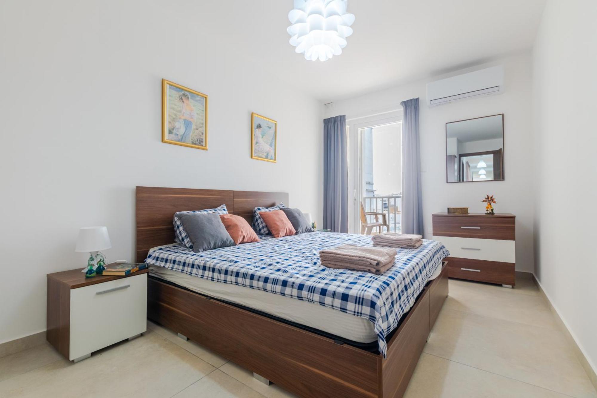 Brand New Apartment 3 Bdr 2 Bth H12 Сейнт Полс Бей Екстериор снимка