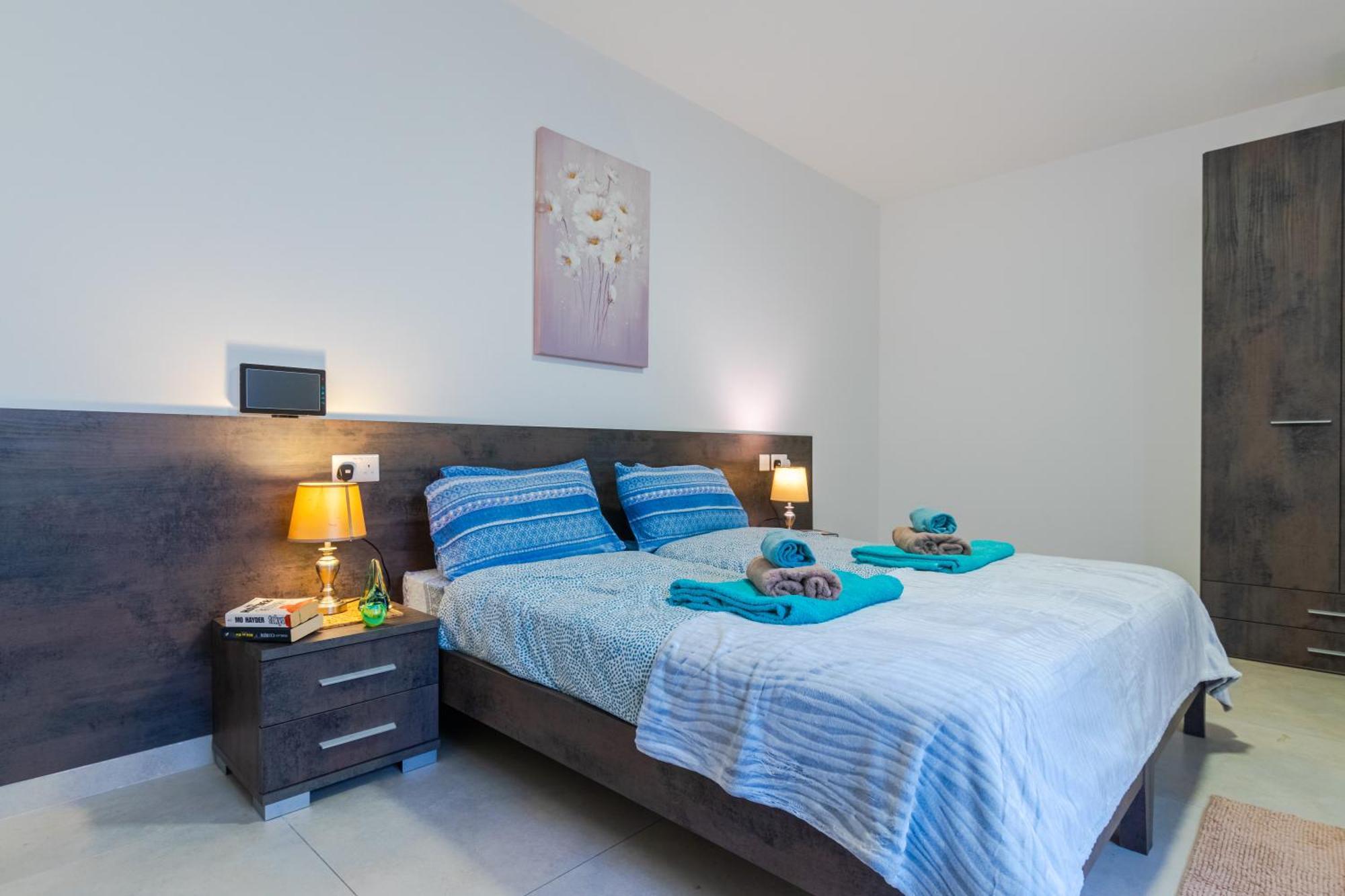 Brand New Apartment 3 Bdr 2 Bth H12 Сейнт Полс Бей Екстериор снимка