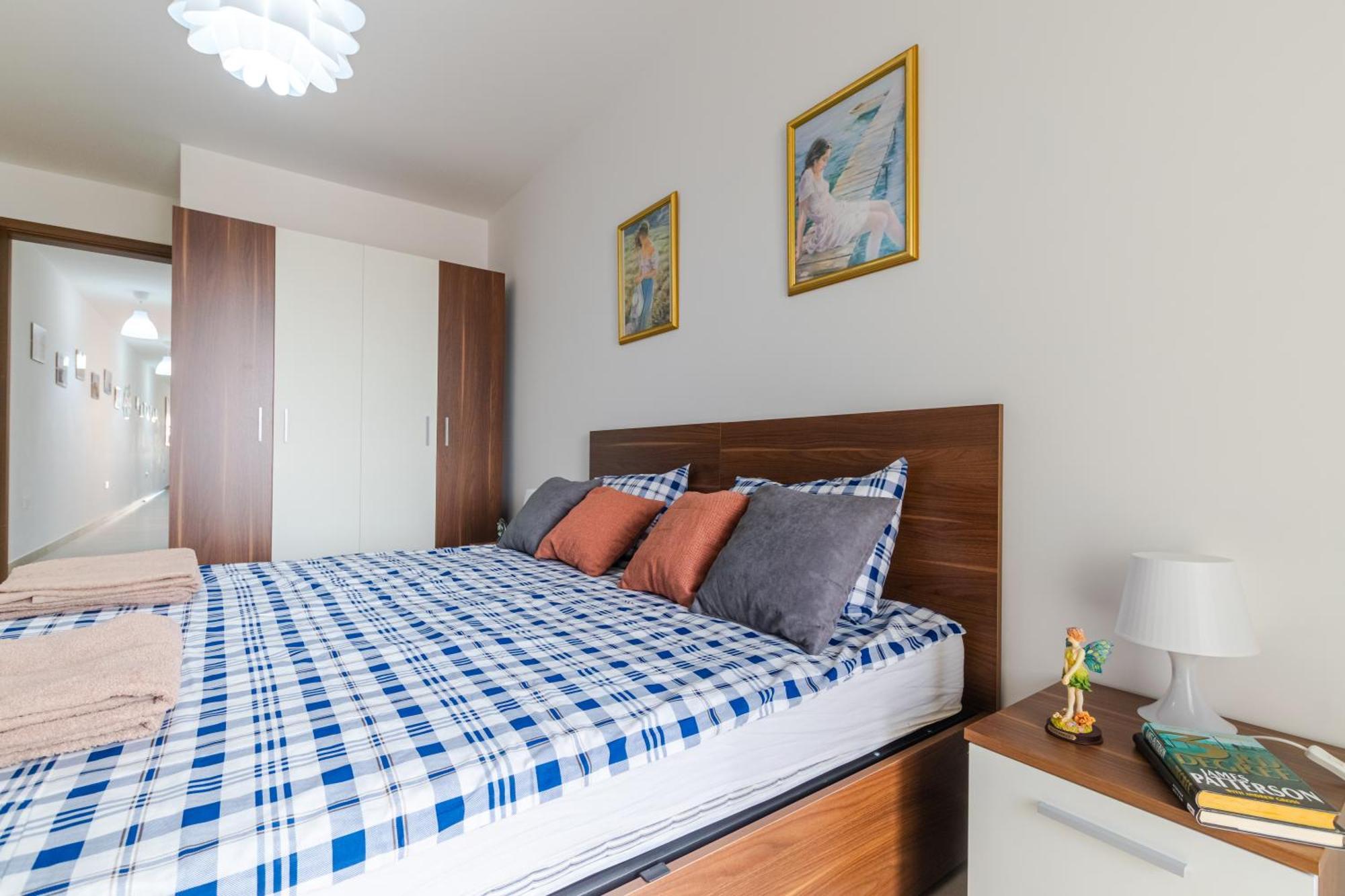 Brand New Apartment 3 Bdr 2 Bth H12 Сейнт Полс Бей Екстериор снимка